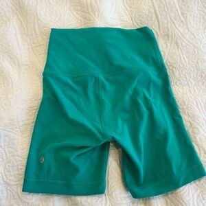Lululemon wunder under 6” biker shorts size 2 green